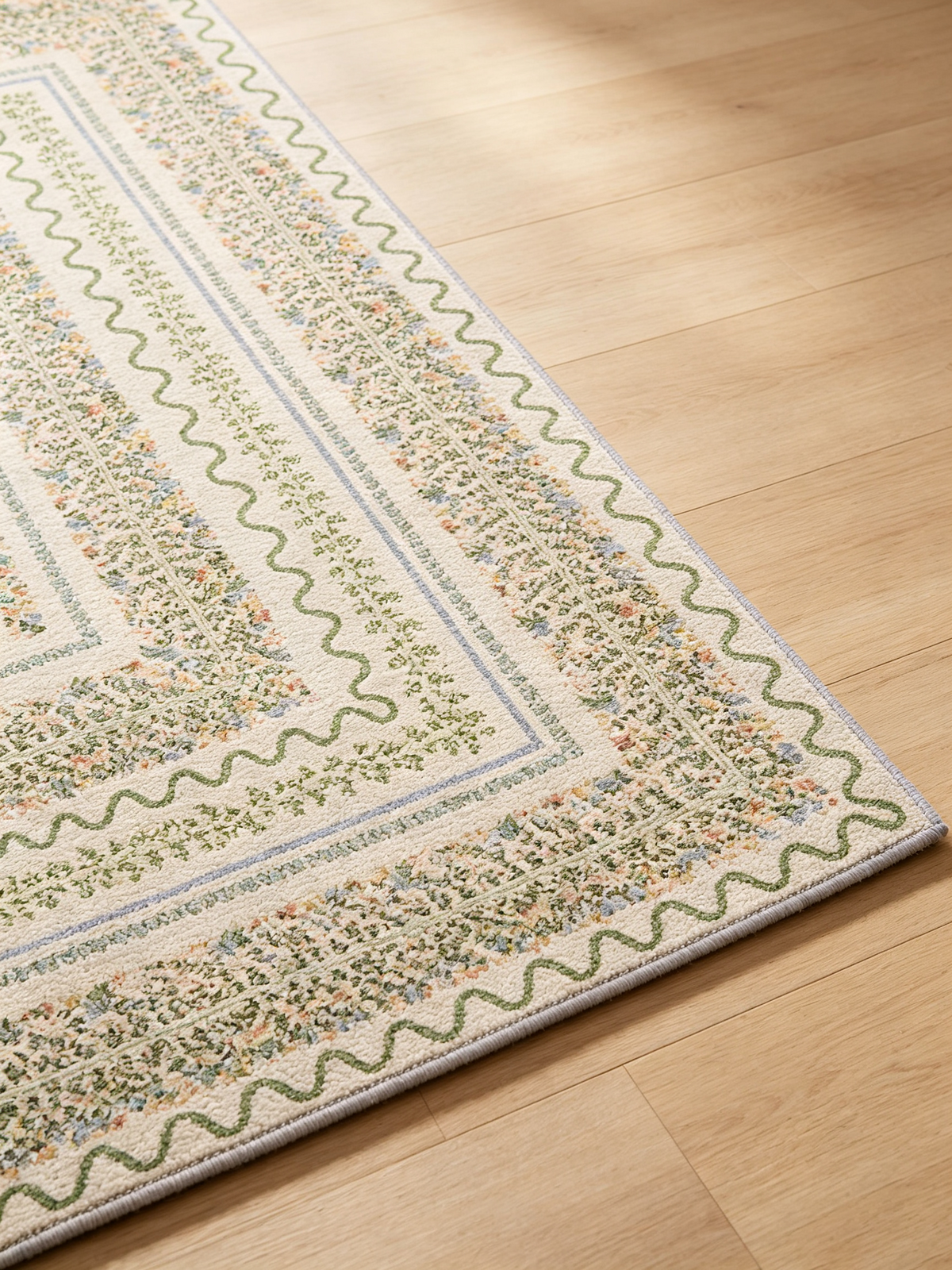 Garden‑Style Floral Scalloped Border Non‑Slip Area Rug