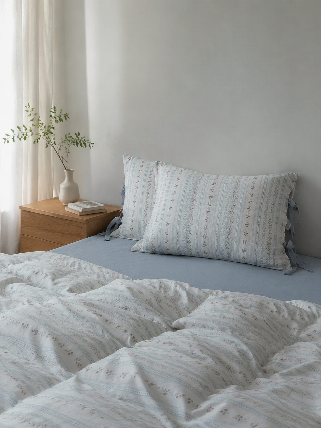 5-Piece Striped Botanical Tie Closure Bedding Set