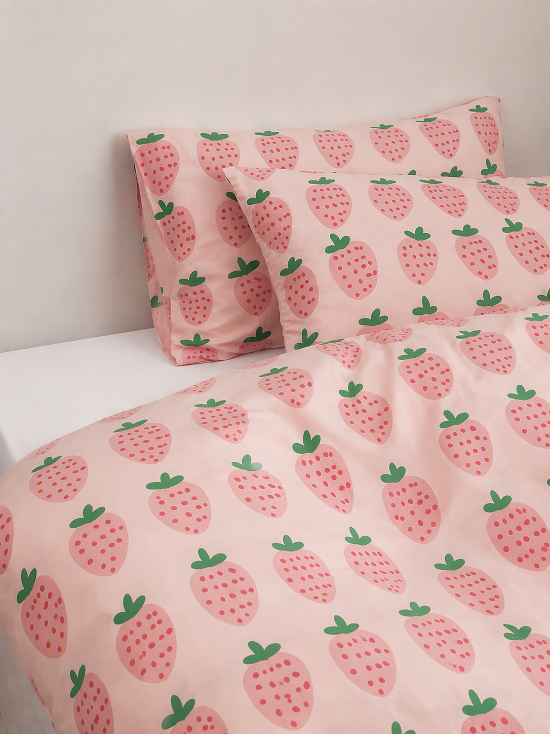Pink Strawberry 3-Piece Comforter Set