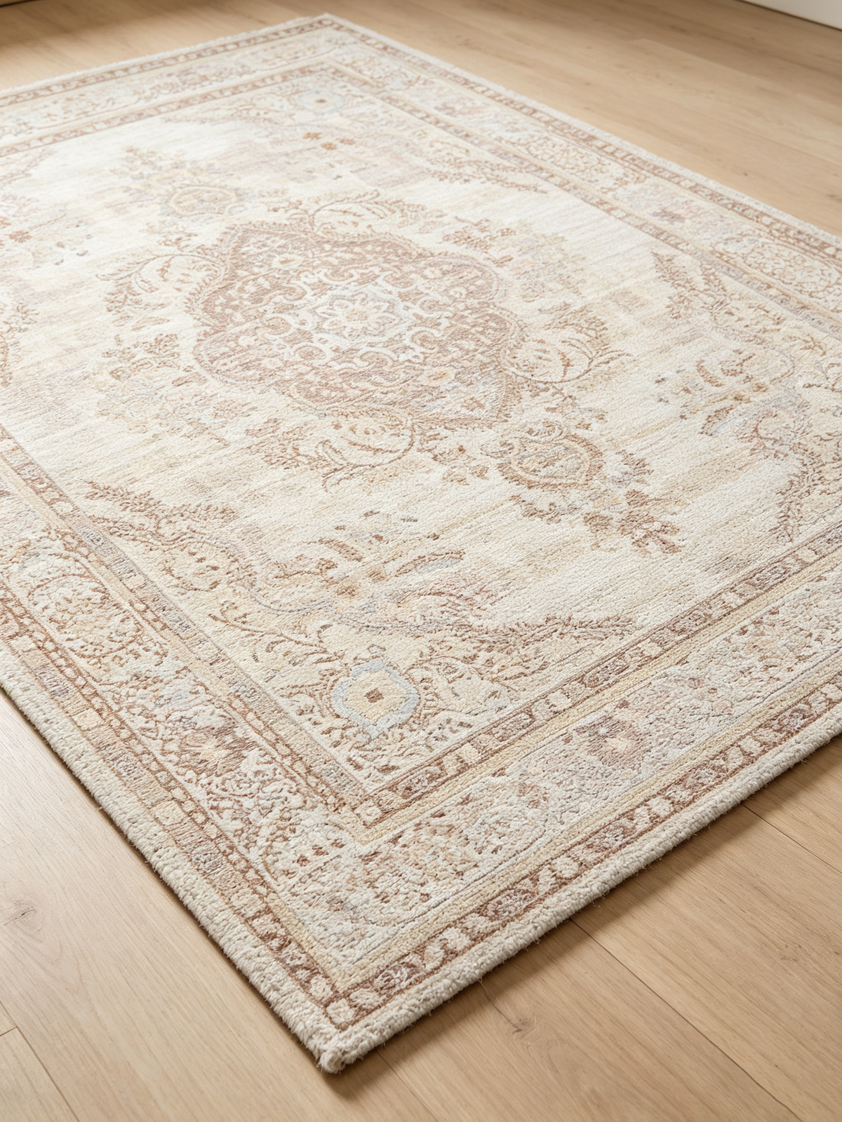 Faded Traditional Floral Short‑Pile Area Rug