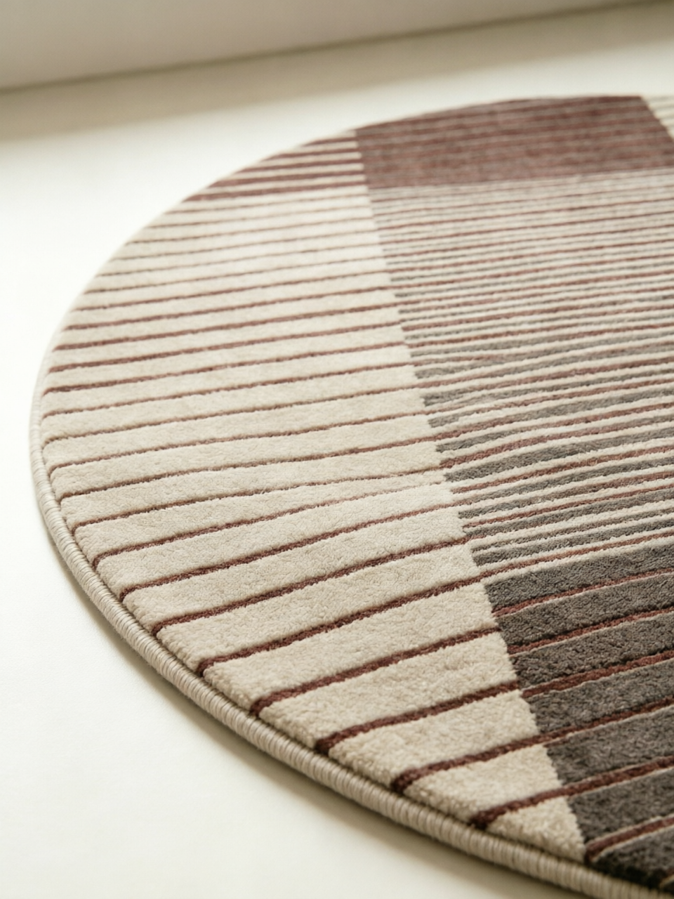 Modern Geometric Striped Round Area Rug