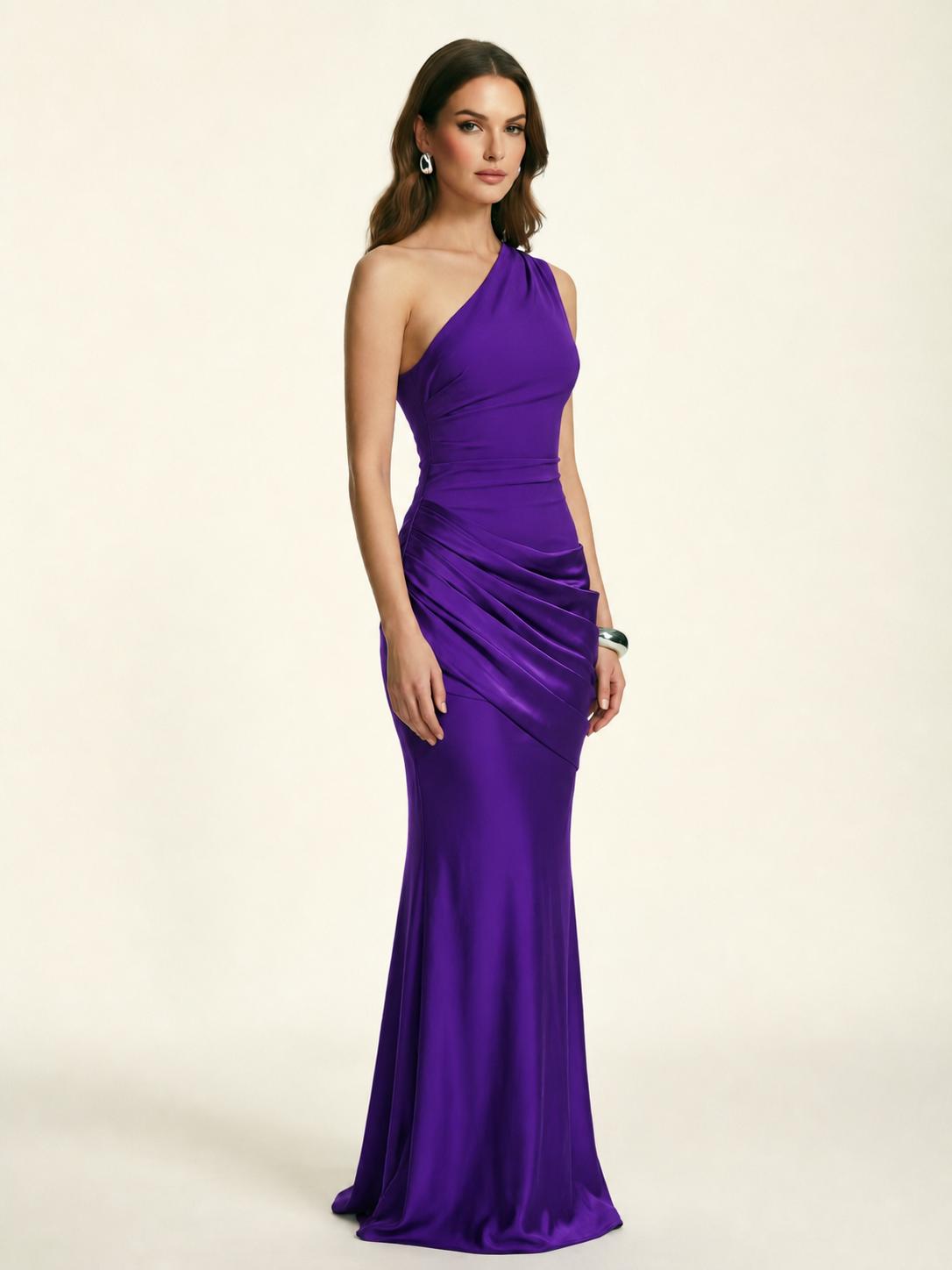 Single-shoulder satin floor-length evening dress