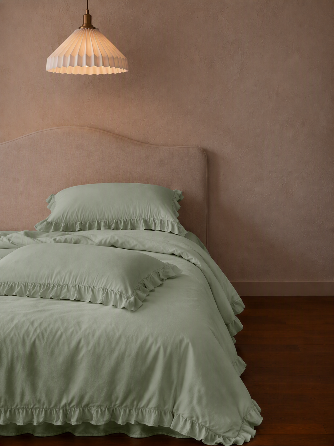 Romantic Ruffle Trim Pure Cotton Bedding Set